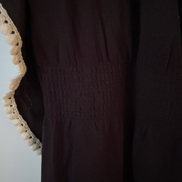 Black with white trim banded tunic - Picture 4 of 6